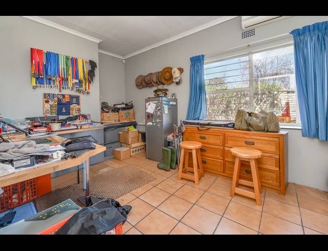 5 BEDROOM HOUSE FOR SALE IN FONTAINEBLEAU